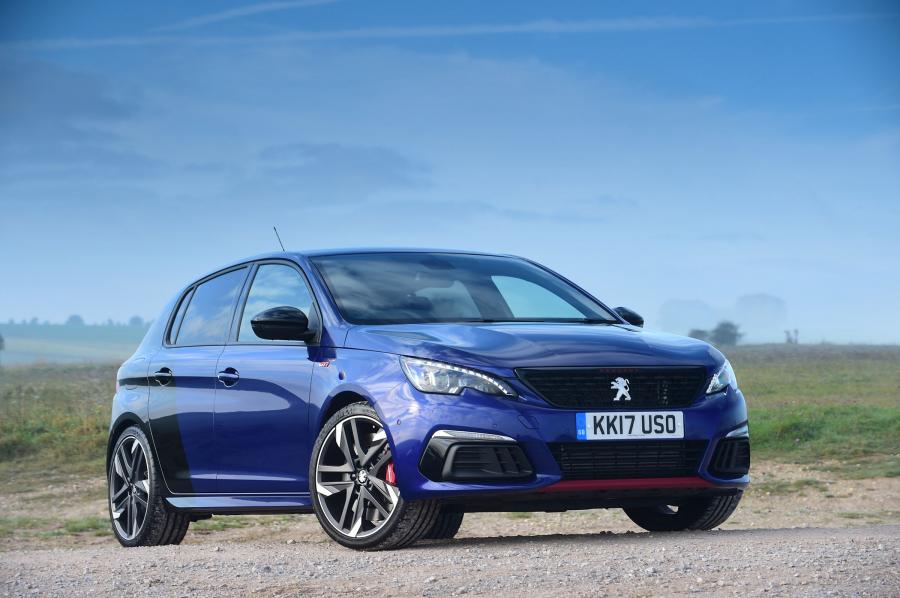 Peugeot 308 GTi 2017 года  (UK) (фото 10 из 13)